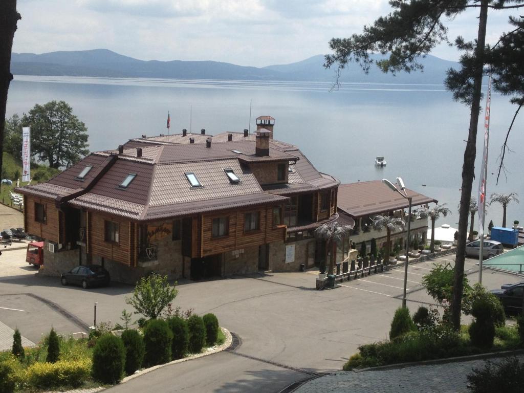 Хотел камелот Пасарел